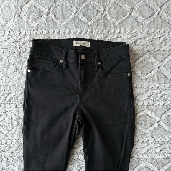 Madewell 9" Mid-Rise Skinny Jeans in Lunar Wash: TENCEL™ Denim Edition size 26 - Picture 4 of 10
